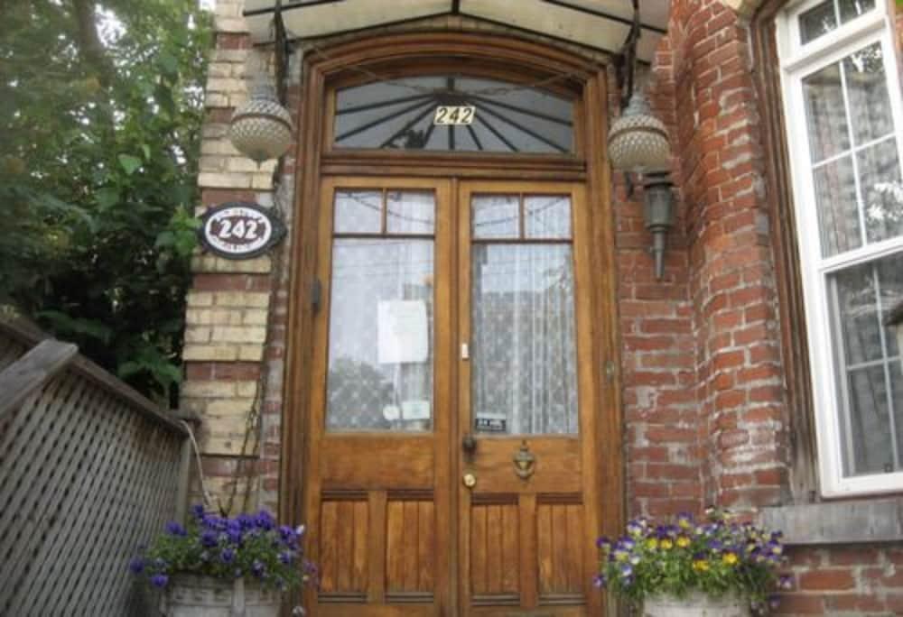 Bed and Breakfast Pimblett'S Toronto Downtown Bed &Breakfast Экстерьер фото